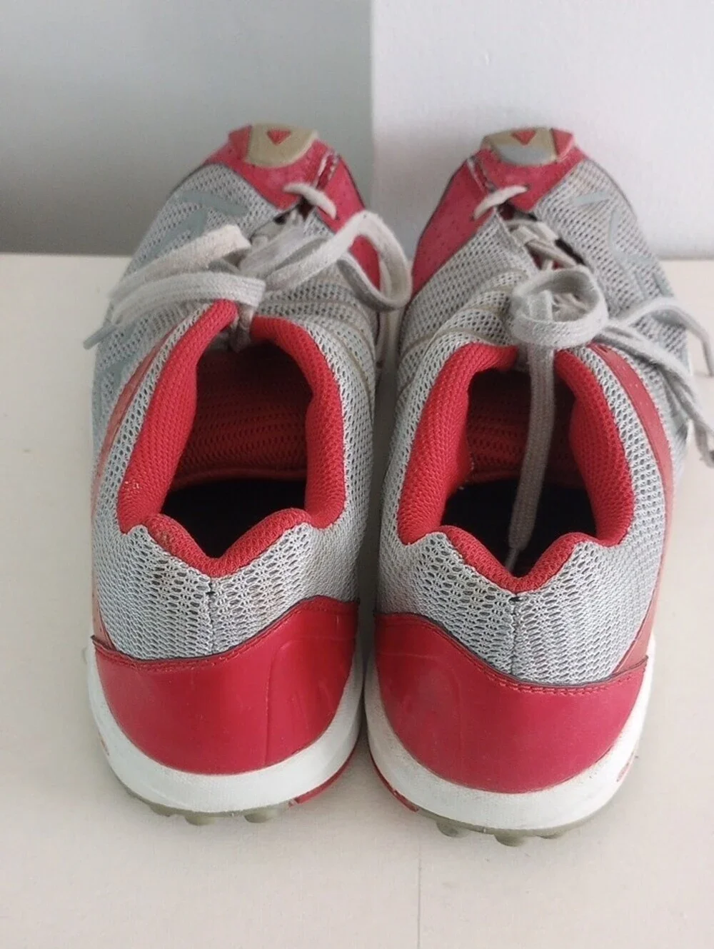 Keen Trail Running Women's Gray and Burgundy Maroon Athletic Shoes Size 7